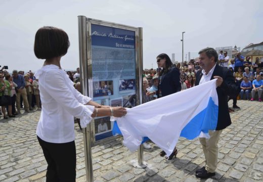 Emoción e bágoas na multitudinaria inauguración do paseo marítimo Plácido Betanzos’ un ano despois do seu pasamento